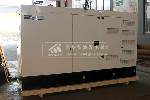上?？蛻粲嗁?gòu)一臺(tái)200kw靜音發(fā)電機(jī)組成功出廠